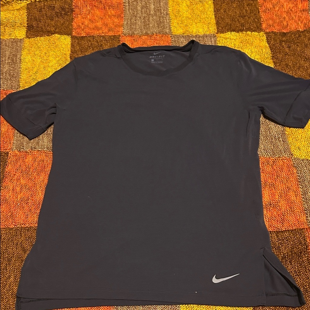 Nike Men's Dark Gray Short Sleeve Tee